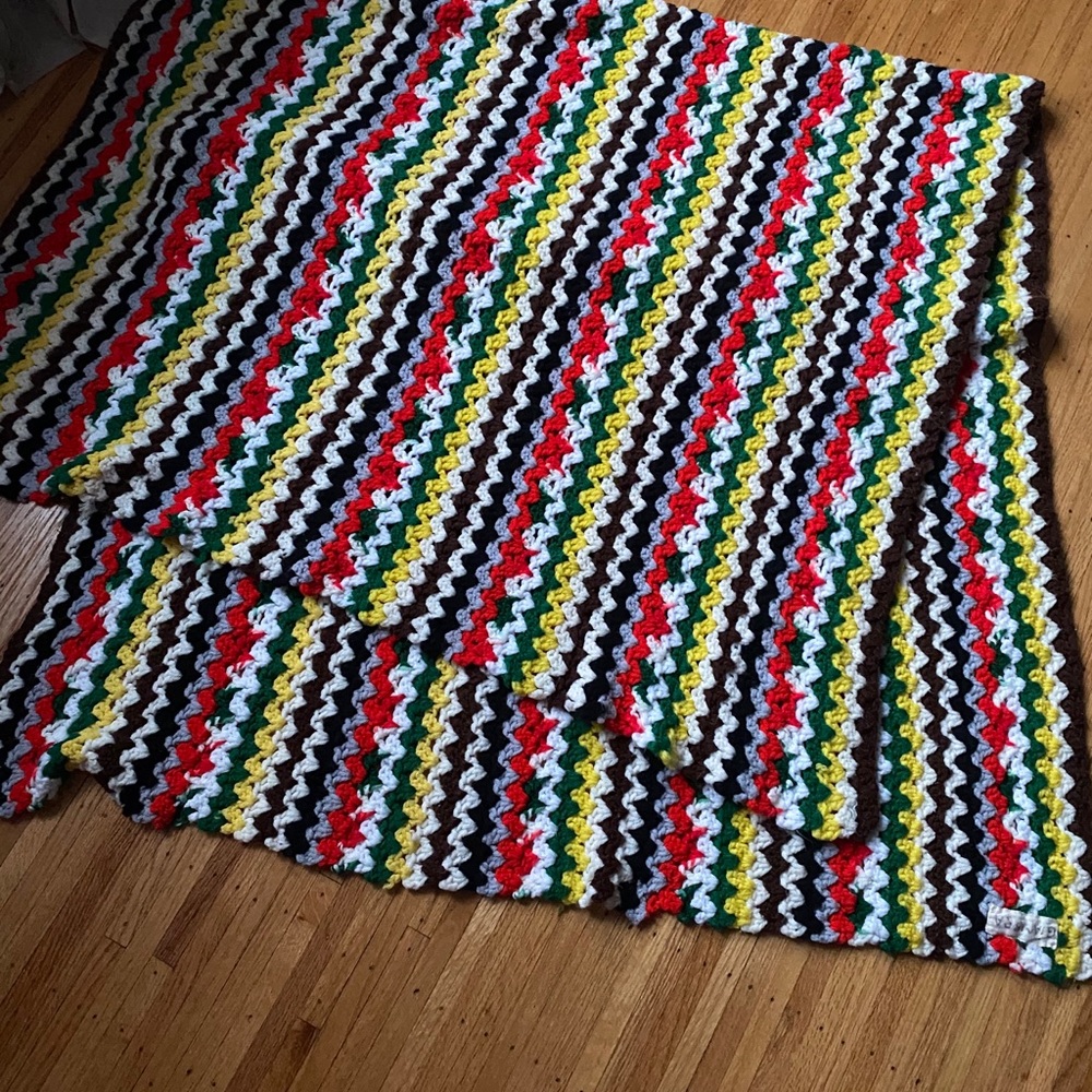 VTG MCM multi color crochet throw blanket